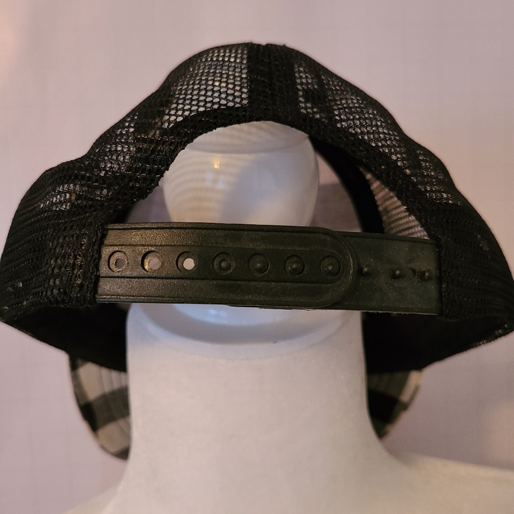 Checkerboard Design Hat - Picture 5 of 12